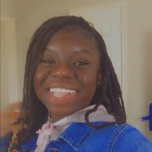 Meet your Posher, Elise